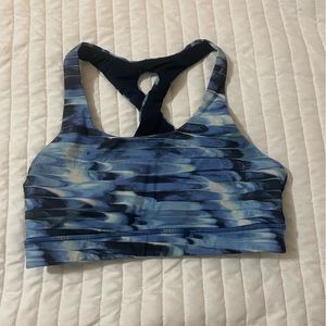 Lululemon sports bra size 6!!